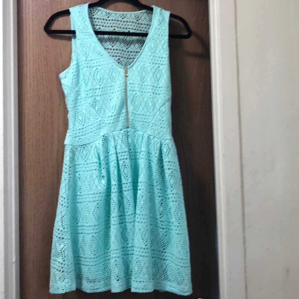 New lace Guess dress